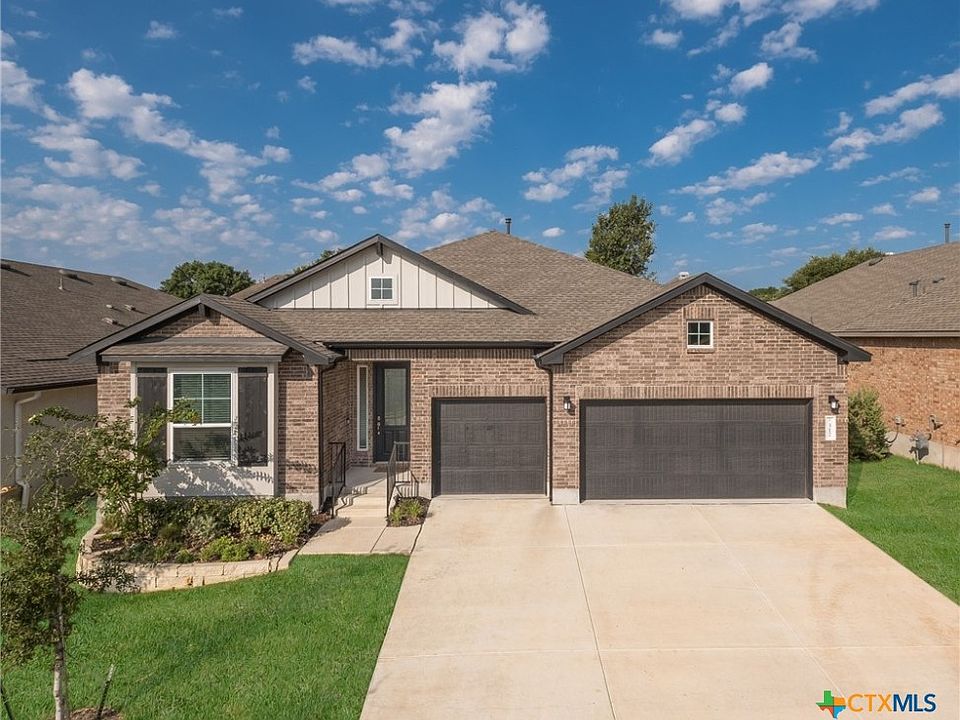 1st image of 317 Vuelo St