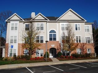 1511 N Point Dr APT 104, Reston, VA 20194