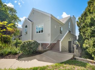 1802 Lakeshore Dr #6, Saint Joseph, MI