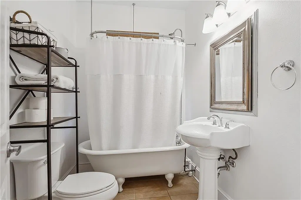 635 N Carrollton Ave — Photo 3