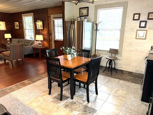 Spacious and Bright Kitchen