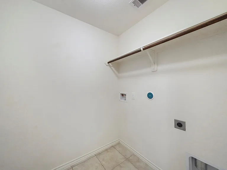 1519 Spencer Glen Ln — Photo 12
