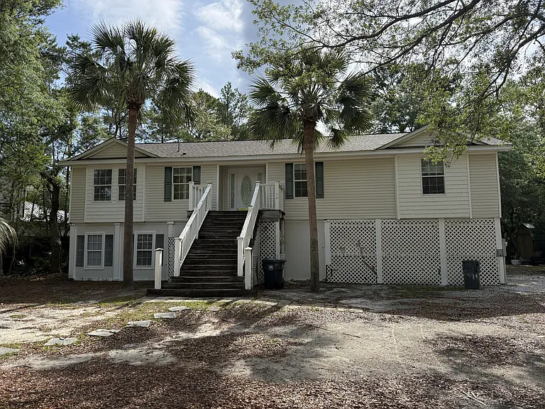72 Pisces Dr — Photo 1