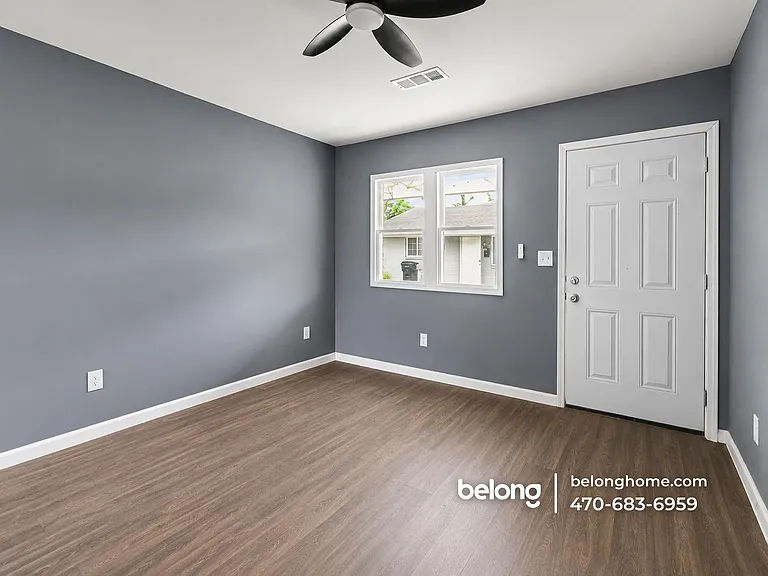 3213 Lee St #1 — Photo 4