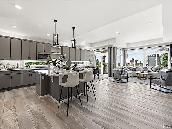 3rd image of 957 Highlands Circle
