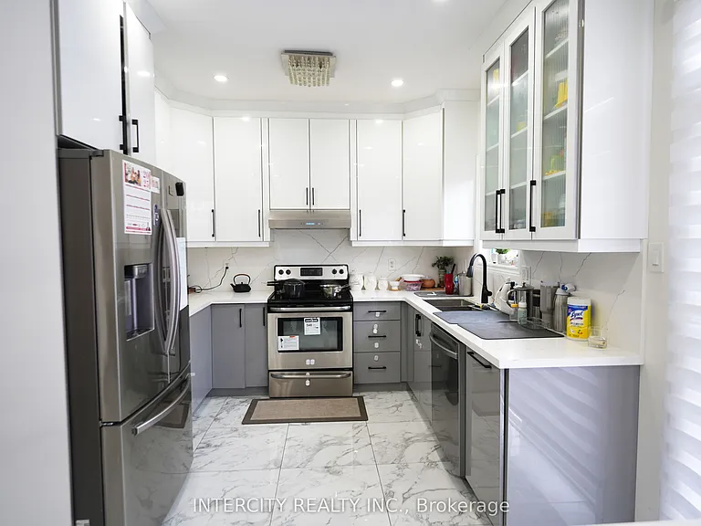 1 Pape Dr — Photo 9