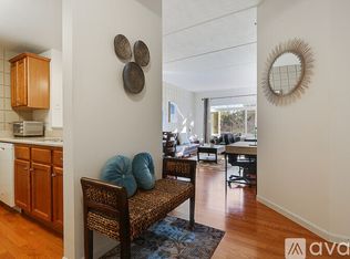 400 Richmond St #214, Appleton, WI 54914