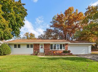 121 Old Settlers Trl, Poynette, WI 53955