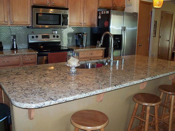 4th image of 451 Woodfield Cir