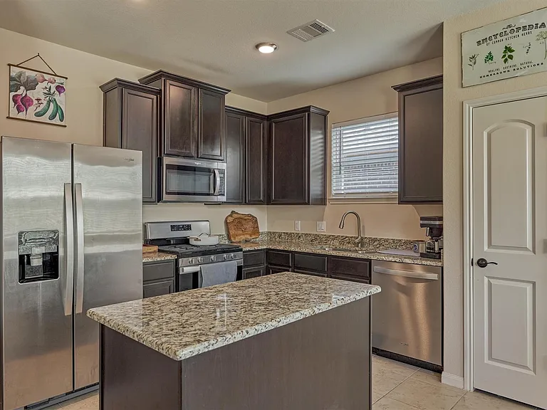 8884 Oval Glass St — Photo 11