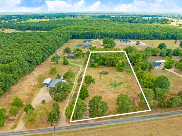 1374 County Road 45800, Blossom, TX 75416