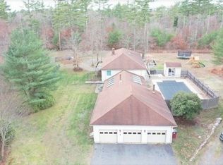 19 Holly Tree Ln, Middleboro, MA 02346