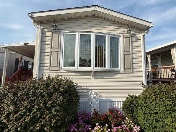 34 Helen Ave, Avenel, NJ 07001