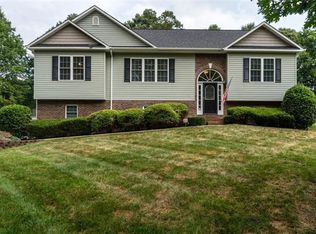 1121 24th Ave NE, Hickory, NC 28601