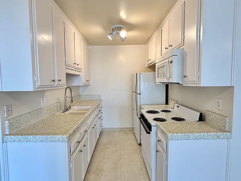 375 Atlantic Ave #403 — Photo 5