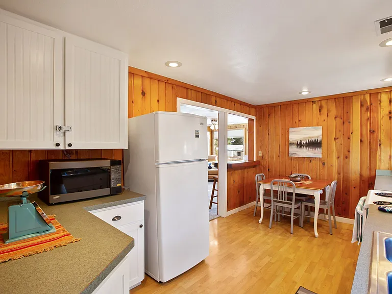 321 E Gunnison Ave — Photo 12