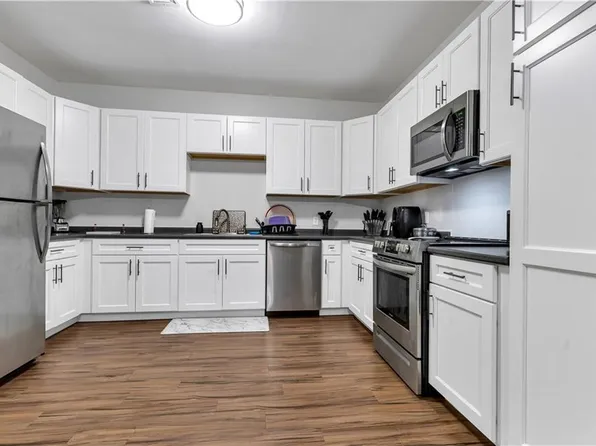 39 Webster St Unit 204, Pawtucket, RI 02860