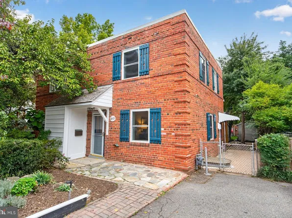 817 S Irving St, Arlington, VA 22204