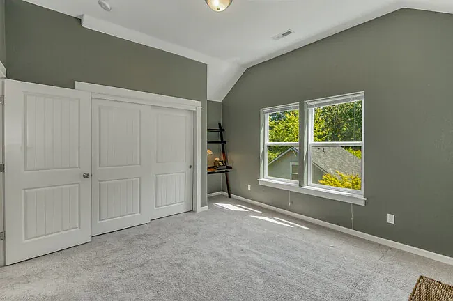 421 5th Ave — Photo 24