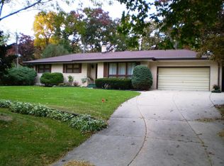 16810 Meadow View Dr, Brookfield, WI 53005