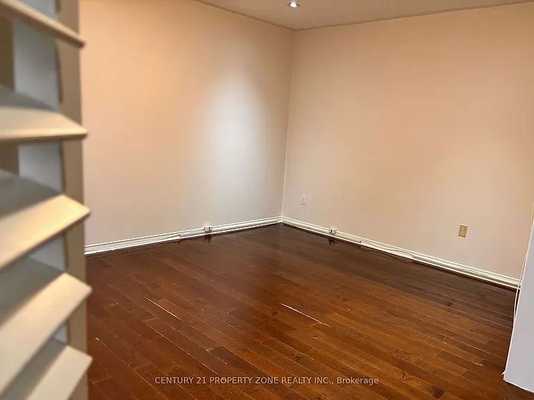 2201 Crestmont Dr — Photo 7