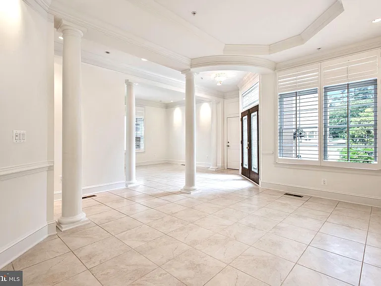 8319 Quarry Manor Ter — Photo 6