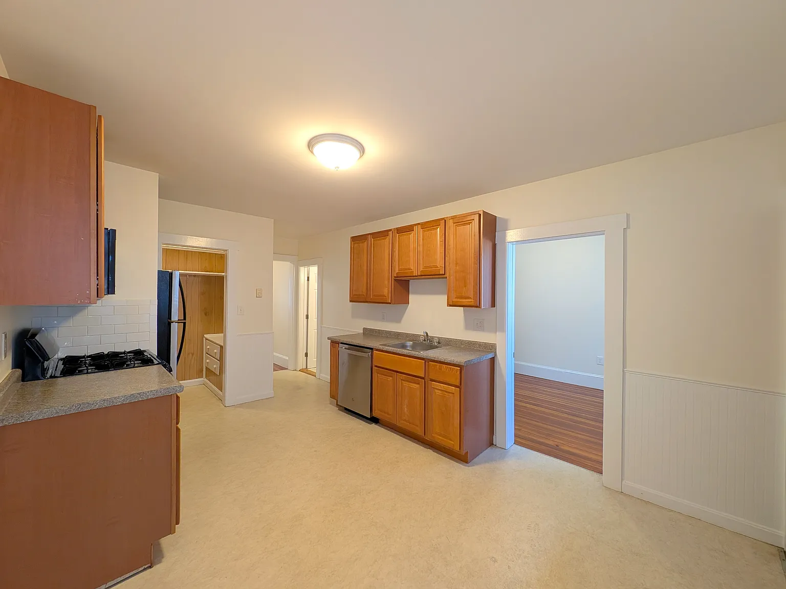 2 bed, 1000 sqft, $2,800 — Photo 2