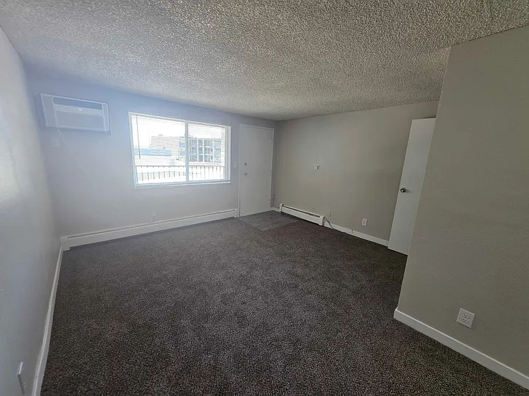 Sunstone Apartments — Photo 21