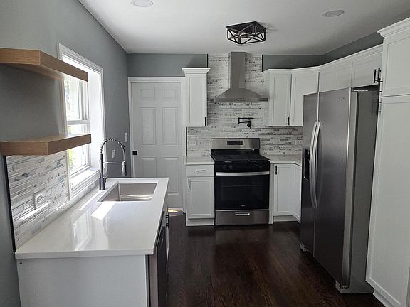 4th image of 4224-28 Connecticut St