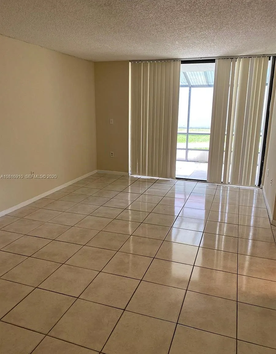 3 bed, 1200 sqft, $1,850 — Photo 1