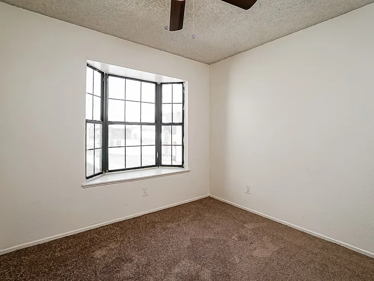 1138 E Avenue R7 — Photo 11
