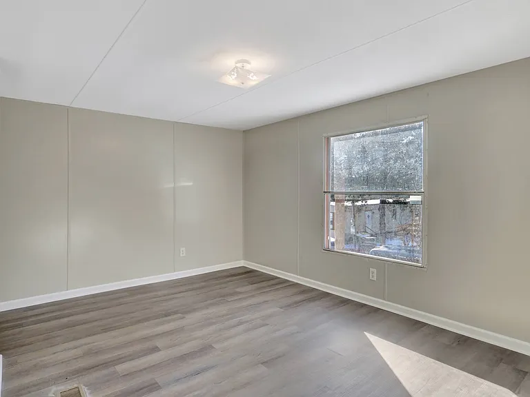 2751 Malvern Ave — Photo 44