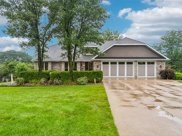 1601 S 43rd St, West Des Moines, IA 50265