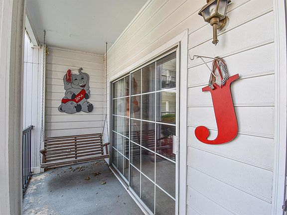 4th image of 708 11th St APT 107