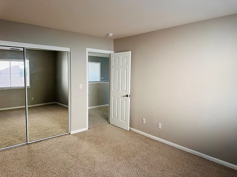 2403 Clemente Ln — Photo 28