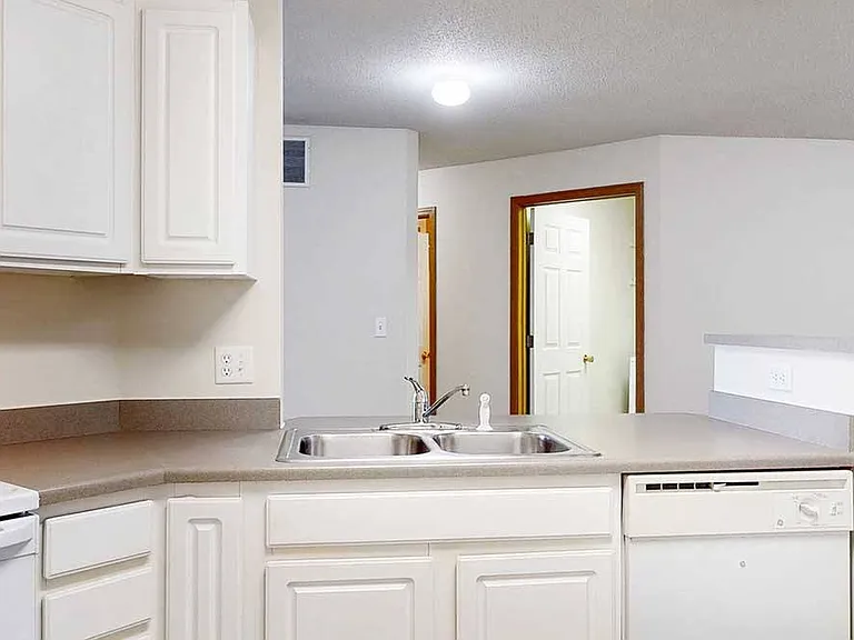 Northbrook Apartments — Photo 153