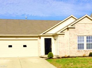 2924 Seasons Dr, Greenwood, IN 46143
