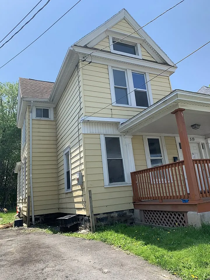 5 bed, 1865 sqft, $3,500 — Photo 1