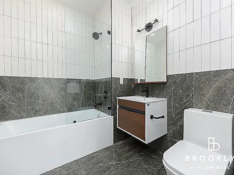 1010 Rogers Ave #5F — Photo 6