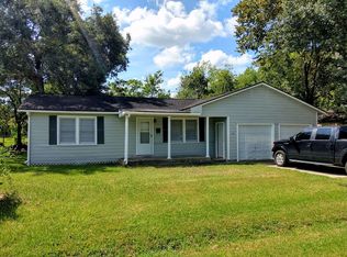 714 E Magnolia St, Angleton, TX 77515