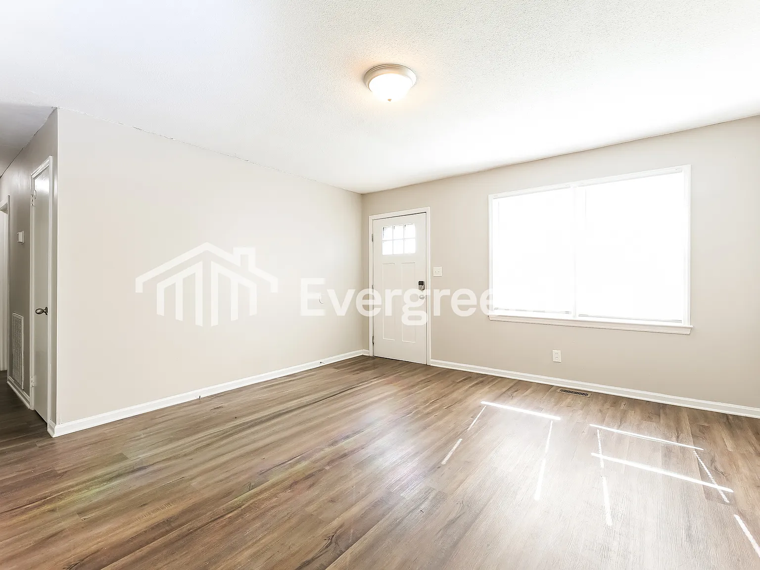 4 bed, 2.0 bath, 2250 sqft, $1,745 — Photo 3