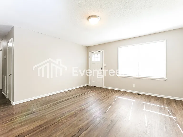 151 Leawood Dr — Photo 3