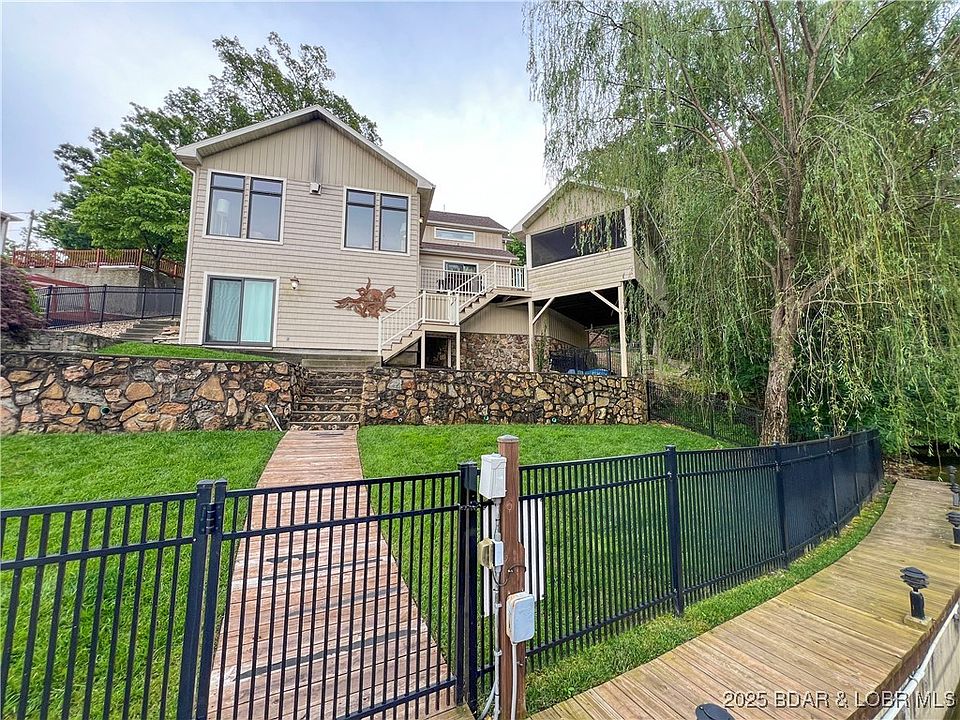 1st image of 158 Oak Manor Cir