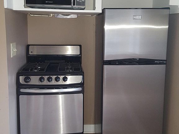 4th image of 1965 S 73rd St