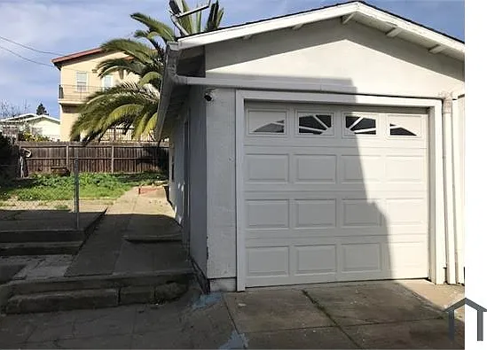 4 bed, 2100 sqft, $4,300 — Photo 4