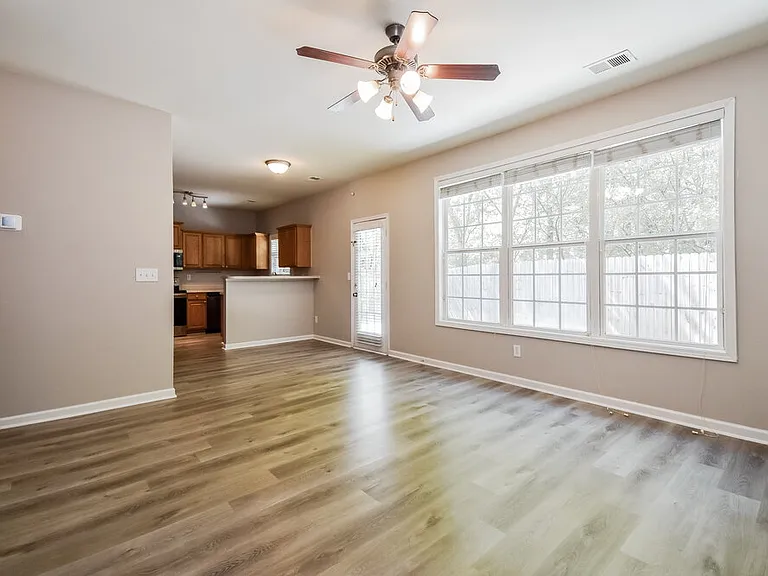 6933 Grand Hickory Dr — Photo 10