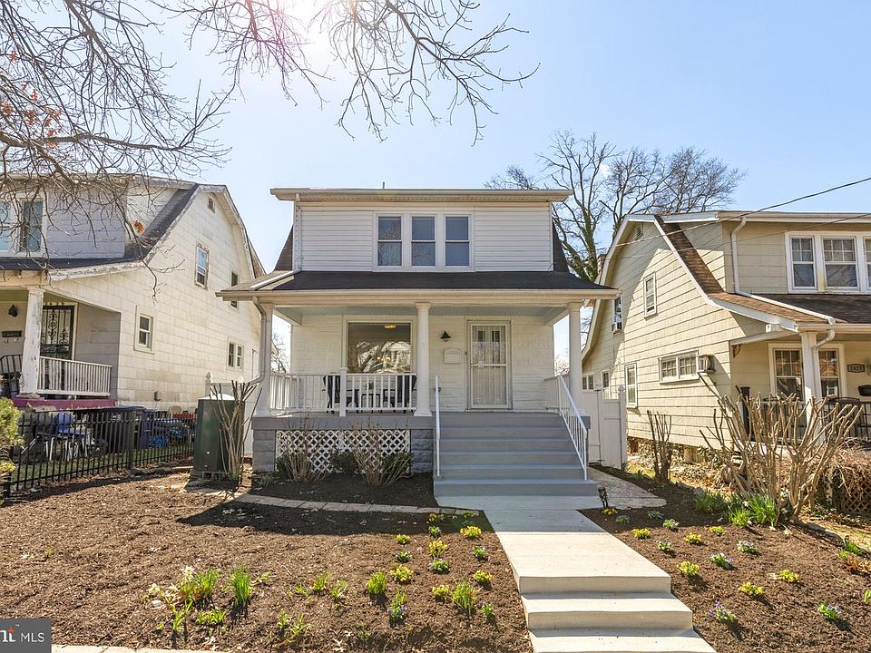 1st image of 2425 Perry St NE