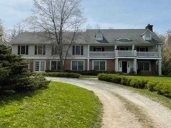 205 Oakdene Dr W, Barrington, IL 60010