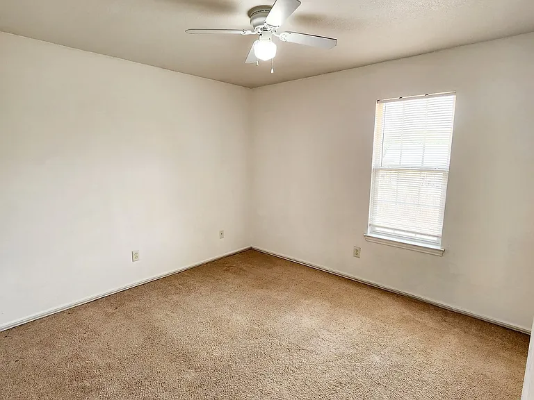 5807 Redstone Dr — Photo 6