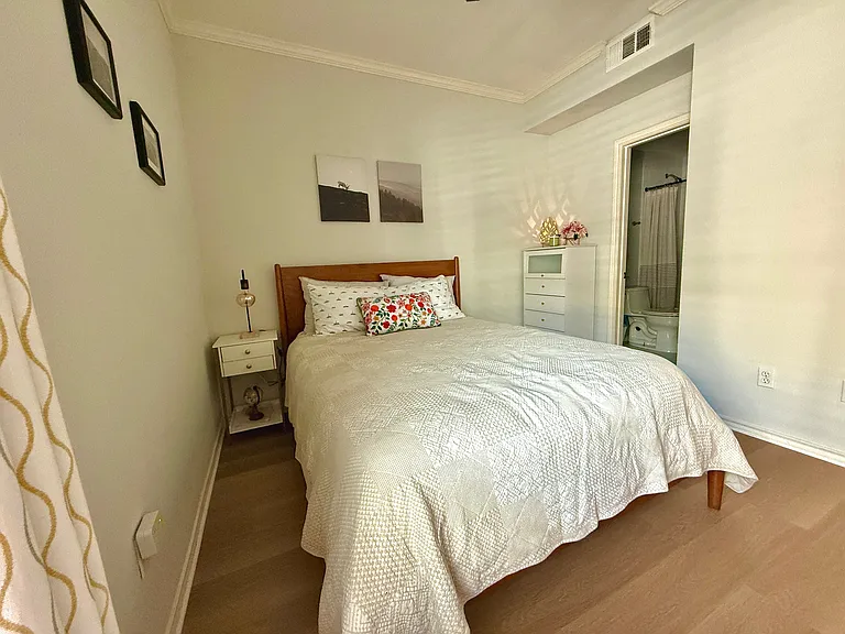 4104 N Hall St #325 — Photo 22